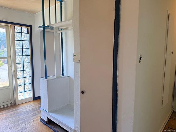 3rd image of 532 Duke St