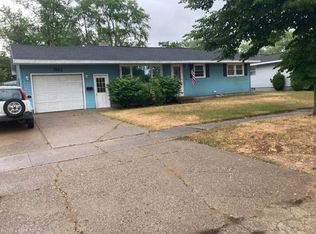 1562 Colonial Rd, Muskegon, MI 49441