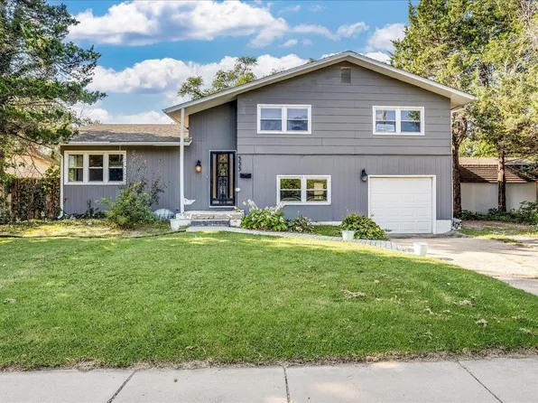 533 W 5th St, Valley Center, KS 67147