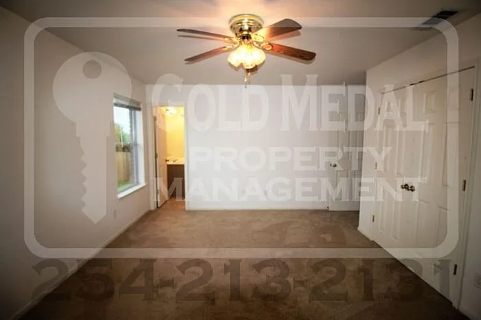 217 Janelle Dr — Photo 5