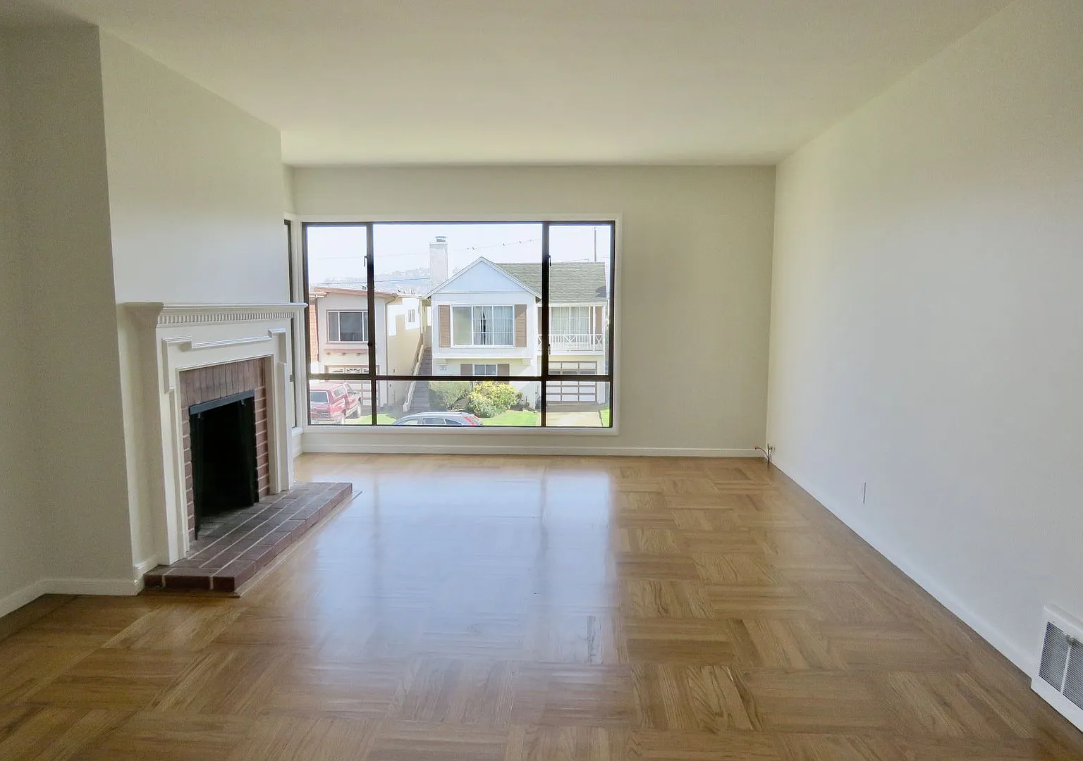 Updated Westlake Midcentury House — Photo 3