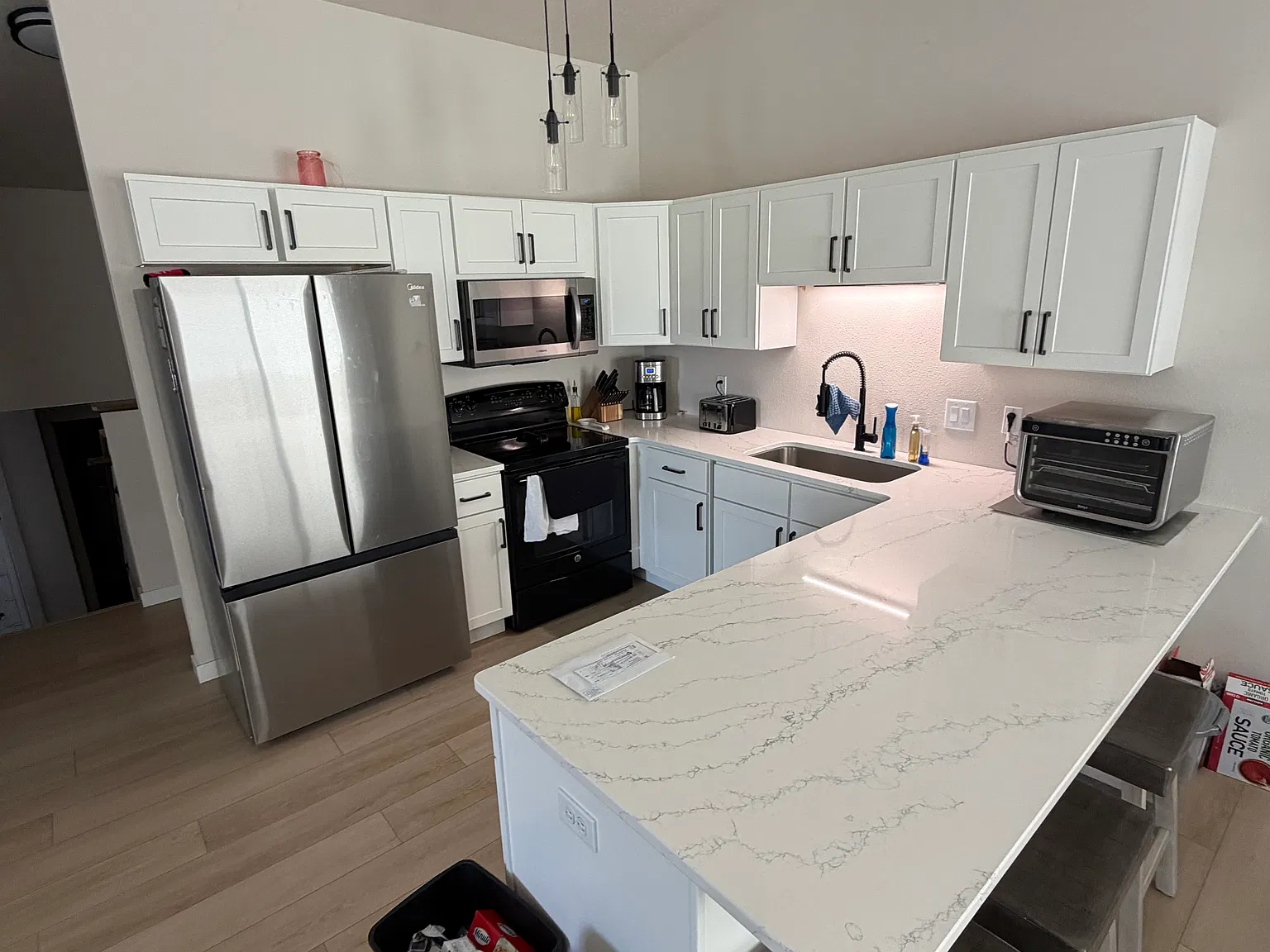 3 bed, 1800 sqft, $1,800 — Photo 1