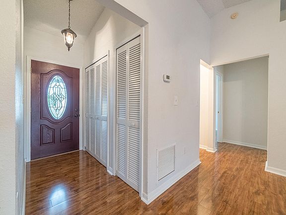 3rd image of 3265 Kirby Dr