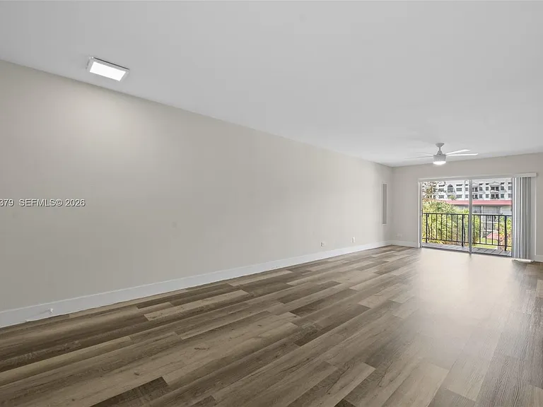 8107 SW 72nd Ave #410E — Photo 5