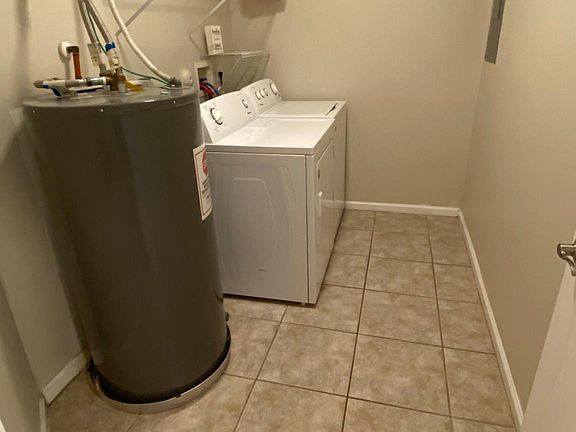 5th image of 130 Sparrow Dr