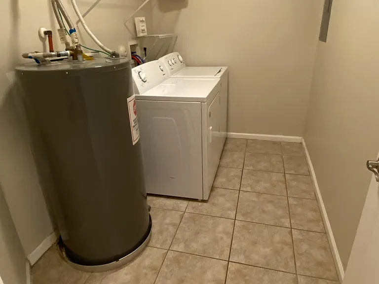 130 Sparrow Dr — Photo 5