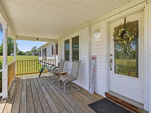 3rd image of 3437 Lyndhurst Rd