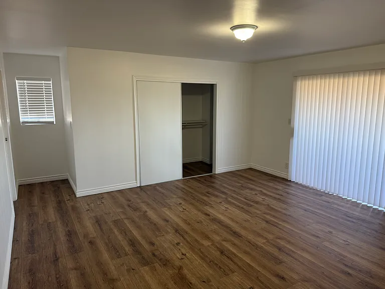 30400 Morton Ave — Photo 5
