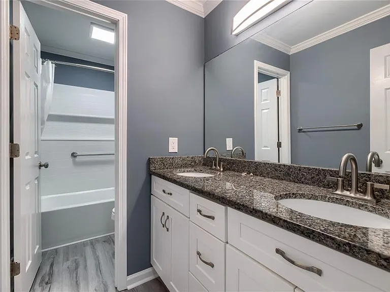119 Forrest Ave — Photo 9