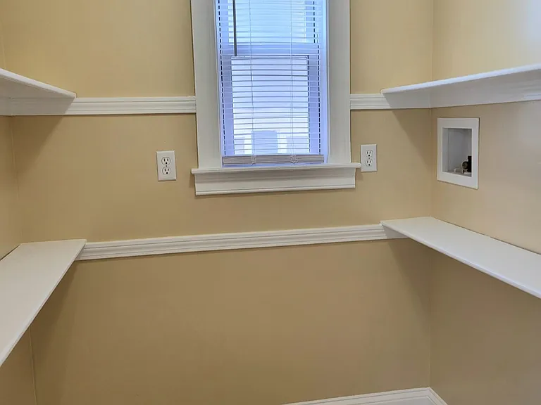 5 Rosewood St #2 — Photo 6