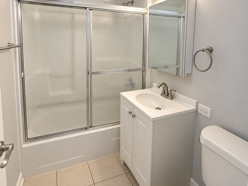 2nd image of 5657 W Fullerton Ave APT 308