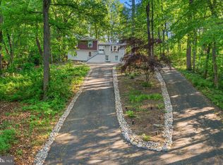 7168 Barry Rd, Alexandria, VA 22315