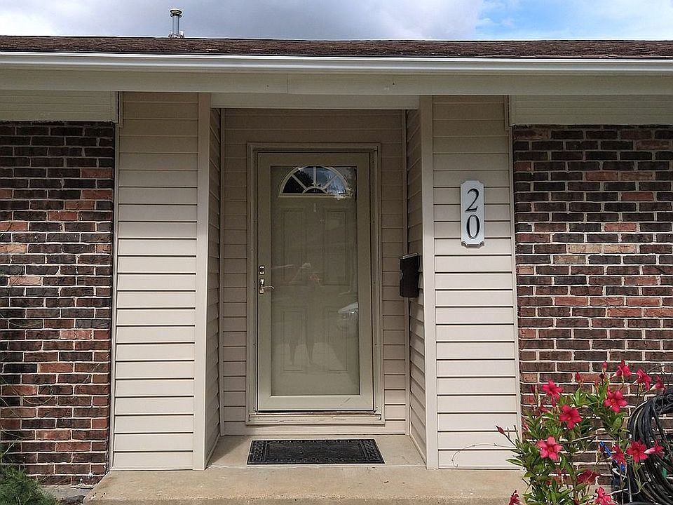 1st image of 20 Coachlight Dr