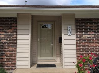 20 Coachlight Dr, Mascoutah, IL