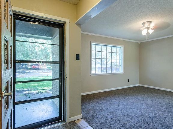 2nd image of 406 N Overlook Dr