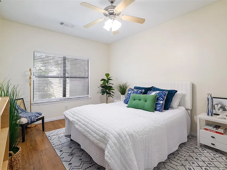 2502 Leon St #208 — Photo 9