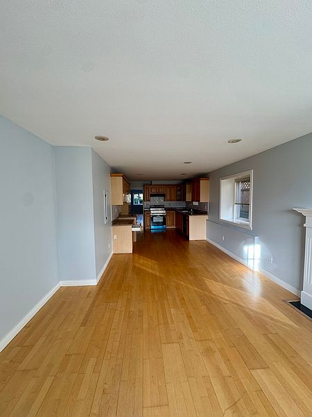 North Vancouver House for rent - 4 Bedrooms — photo 7