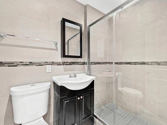 3rd image of 131 Eldridge St #2B