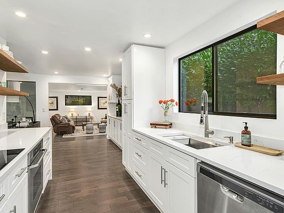 4th image of 17727 184th Ave NE