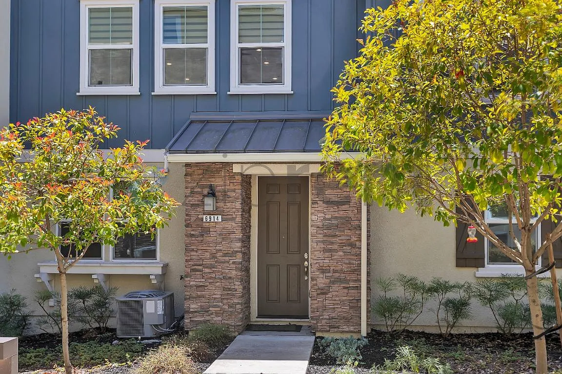 3 bed, 1994 sqft, $3,900 — Photo 4