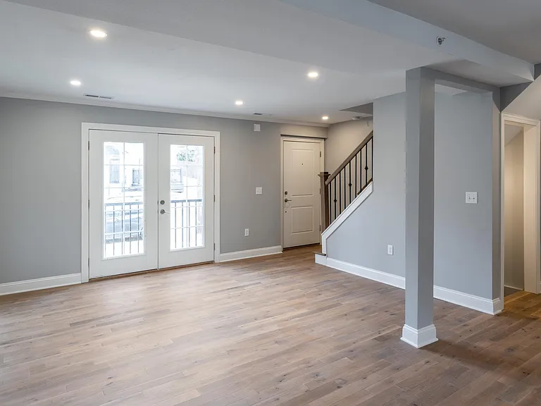 Plaza Townhomes — Photo 9