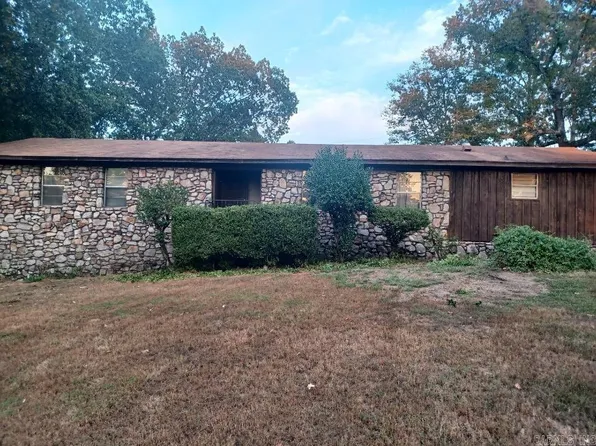 10301 Stardust Trl, Little Rock, AR 72209