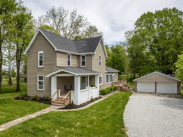 933 N 19th St, Elwood, IN 46036