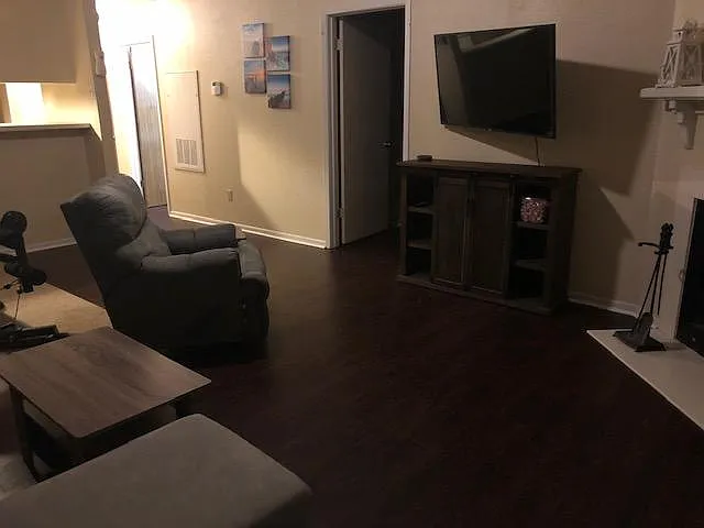 1 bed, 875 sqft, $950 — Photo 1