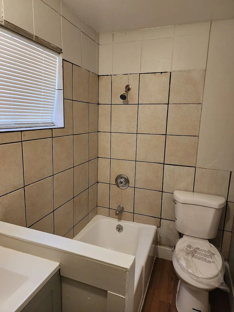 #1050-W Pierson St, LLC — Photo 4