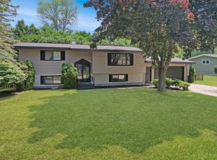 3312 18th St, Menominee, MI 49858