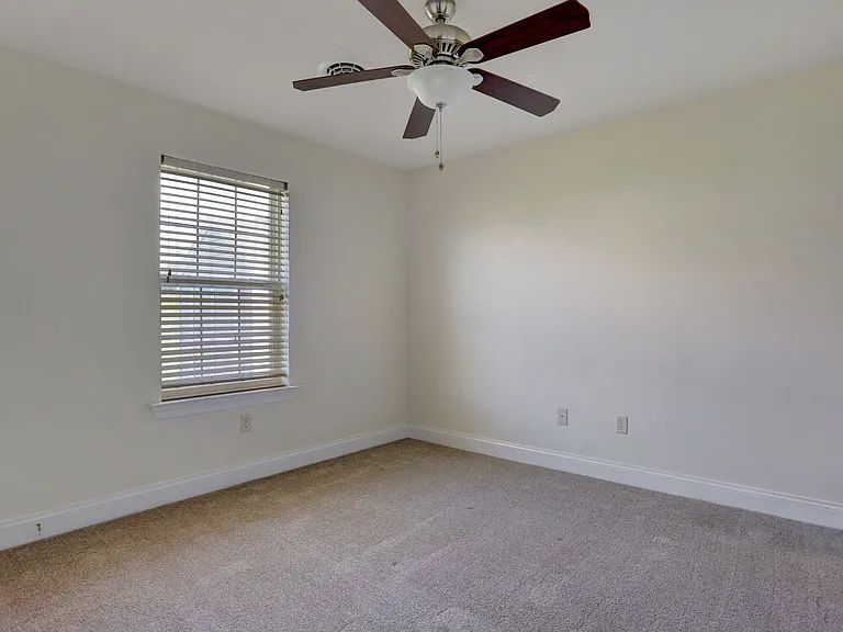 312 Sleepy Hollow Dr — Photo 24