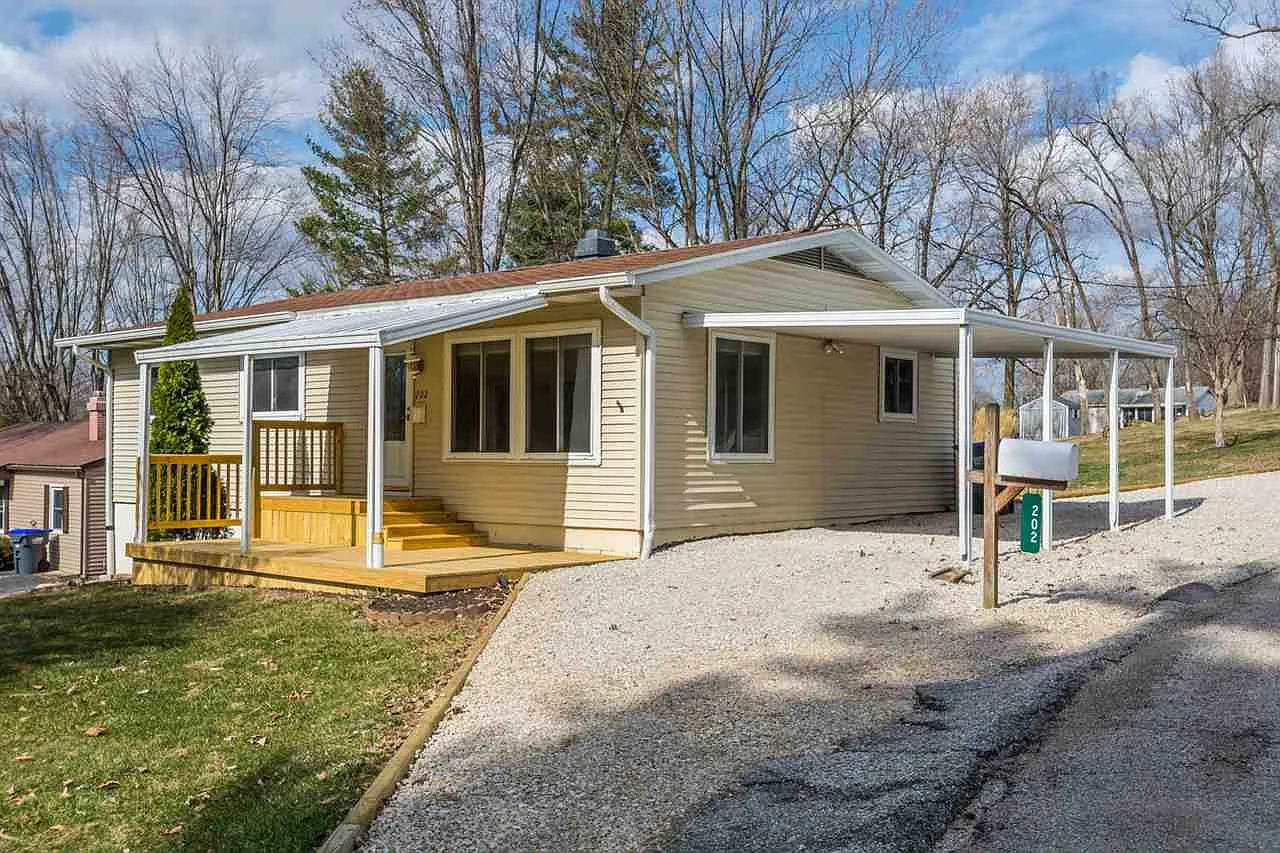 202 W Chester Dr photo 1