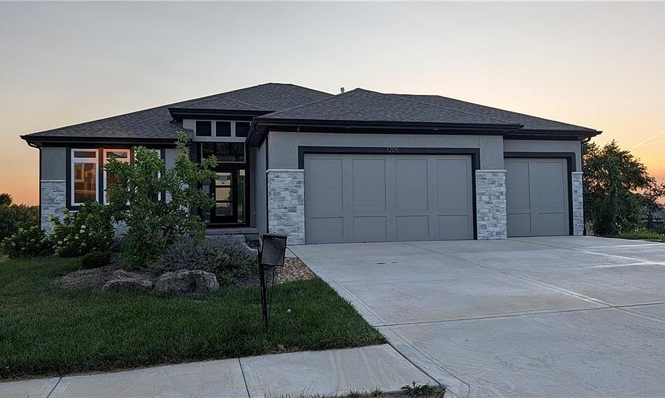 1st image of 1205 Hampton Dr
