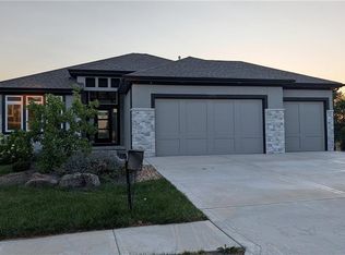 1205 Hampton Dr, Raymore, MO 64083