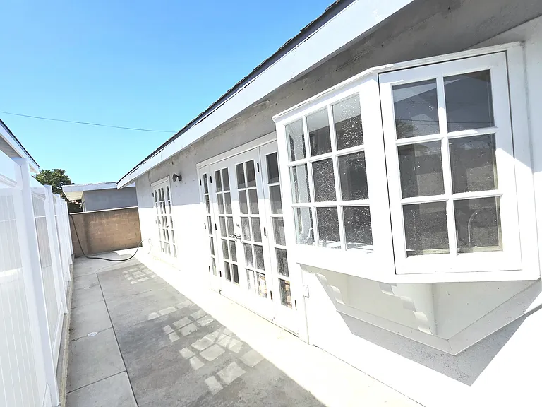 18410 Gifford St — Photo 21