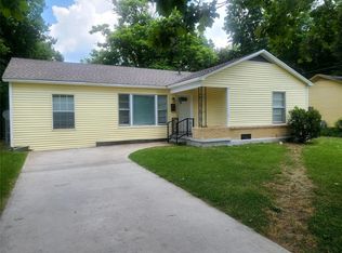 1110 N Howeth St, Gainesville, TX 76240