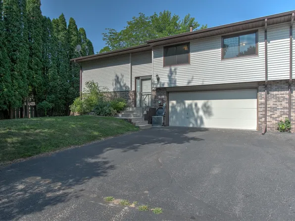 1347 Birch Pl, Cambridge, MN 55008