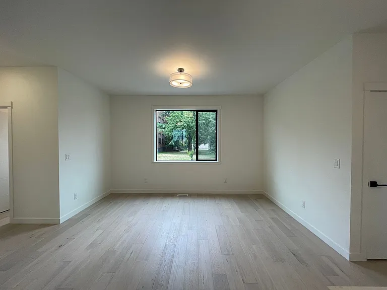 8191 N Haven Ave — Photo 14