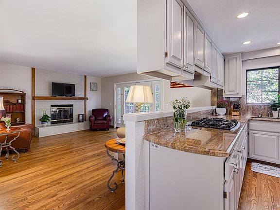 4th image of 608 Jonas Lane