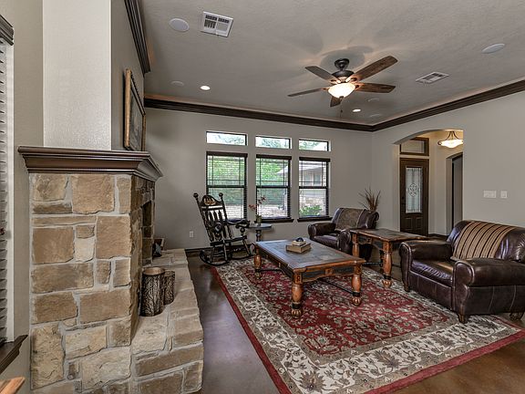 3rd image of 9555 Woodview (pvt) Dr