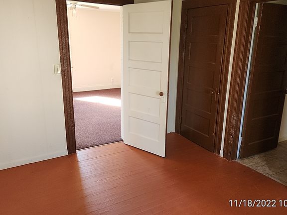 5th image of 220 S 13th St