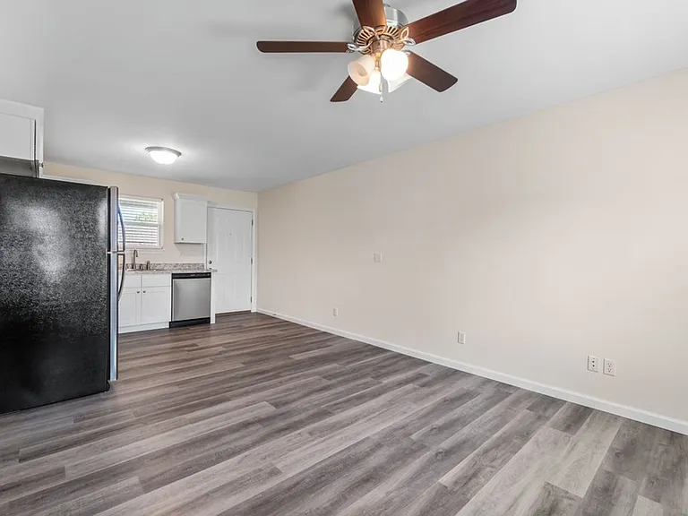 144 Highland Hills Dr — Photo 5