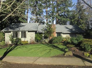 10525 NE Sherwood Dr, Vancouver, WA 98686