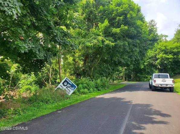 E Clermont St, Marion Heights, PA 17832