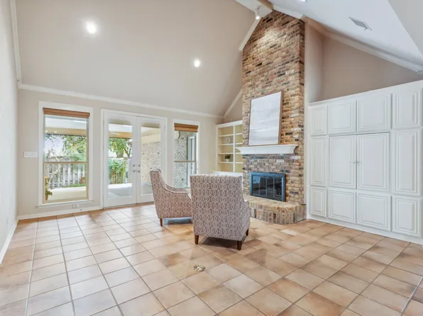 2217 Patterson Pl, Arlington, TX 76012