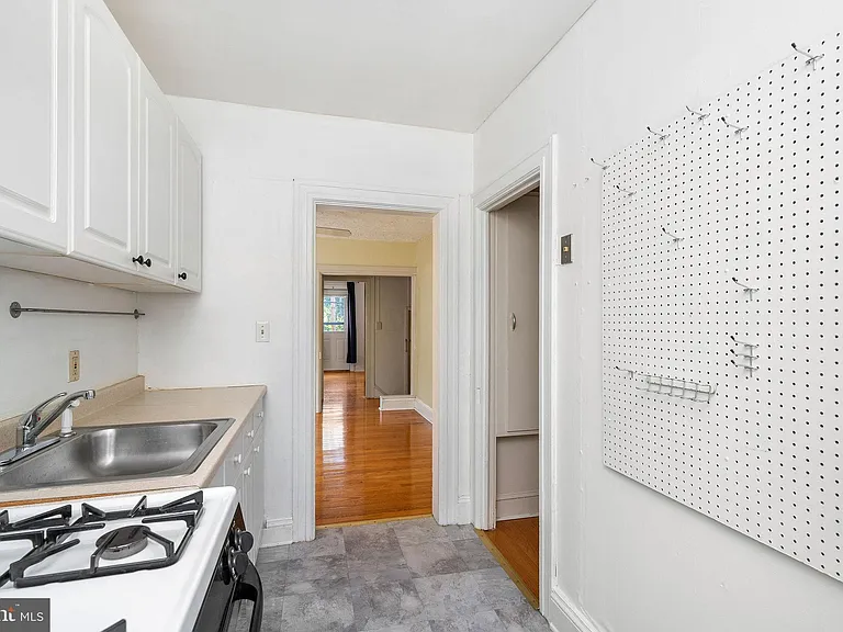 69 Pine St #2 — Photo 4