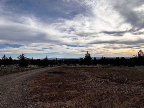 2nd image of 5979 SE Hilltop Rd