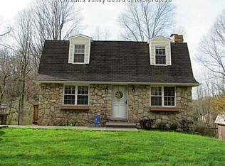 197 Ranch Lake Blvd, Scott Depot, WV 25560