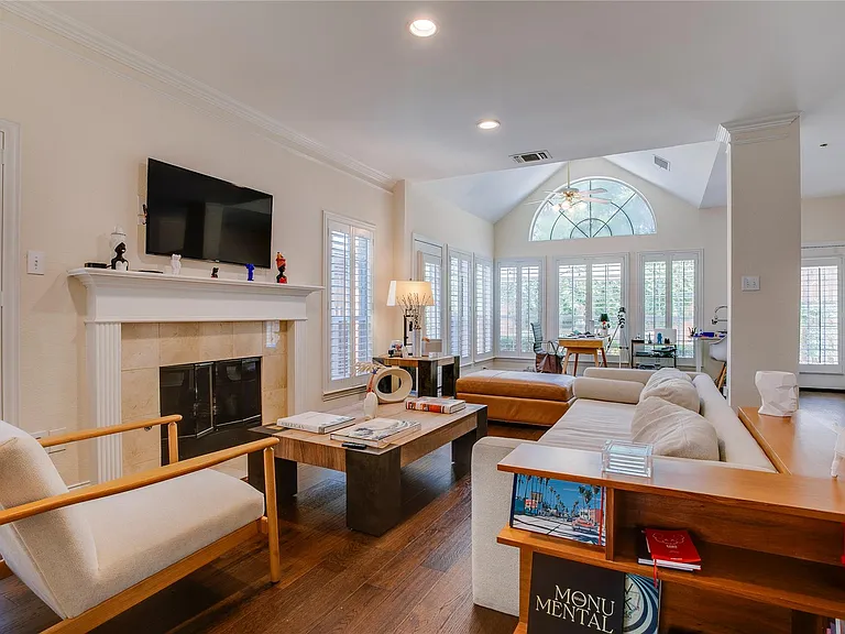 14628 Dickenson Ct — Photo 10