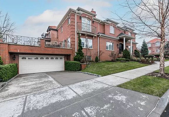 2nd image of 150-50 6th Ave